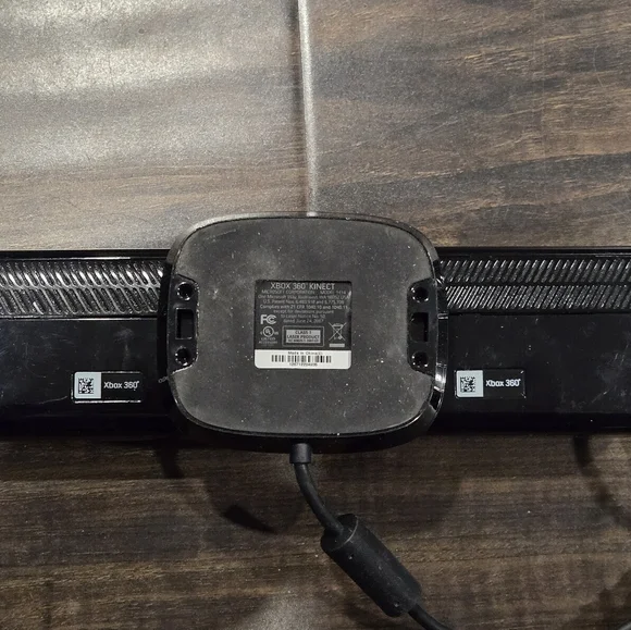 Xbox 360 Black Kinect Sensor - Picture 4 of 4